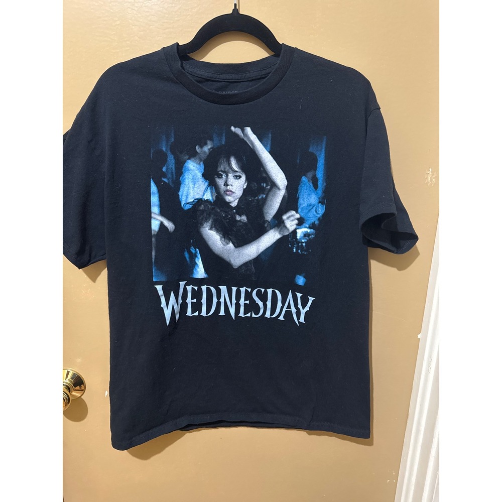 Wednesday Addams Graphic T-Shirt Women Black Dance Scene Netflix Tee L